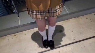 白嫩大波妹和网友互动完和乡下帅锅锅到小树林野战啪啪啪